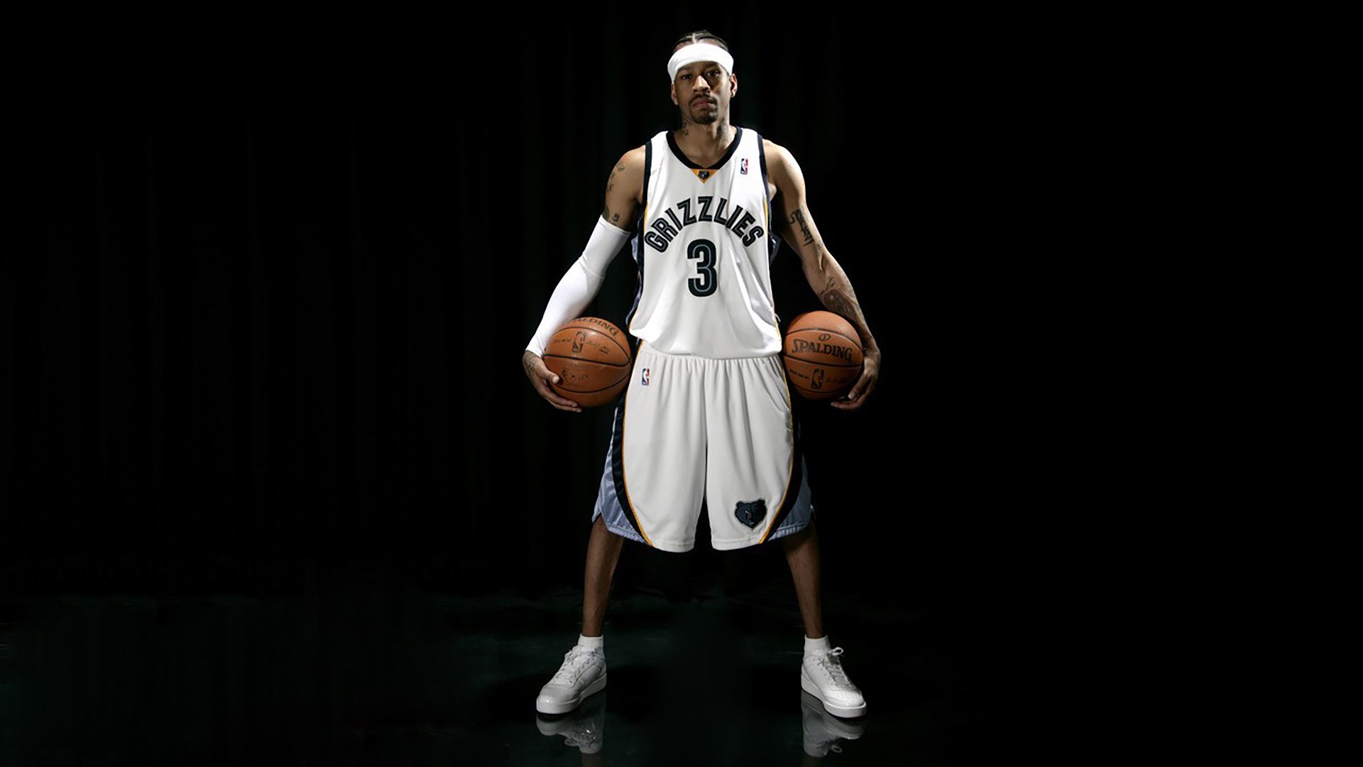 爱游戏真人体育娱乐-_极夜冰川滑雪：在北极光中疾驰_，北极光滑雪场